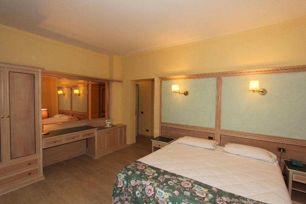 Park Hotel Reggio Emilia Exterior photo